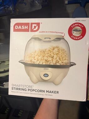 Dash SmartStore Stirring Popcorn Maker in Cream